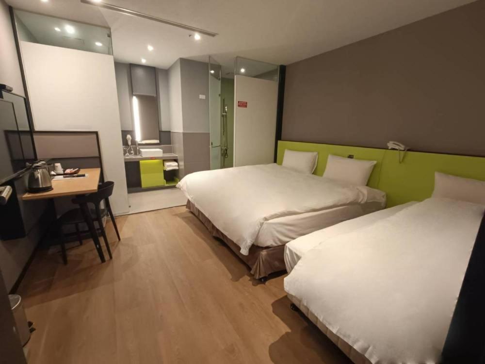Walker-Taoyuan Hotel Buitenkant foto