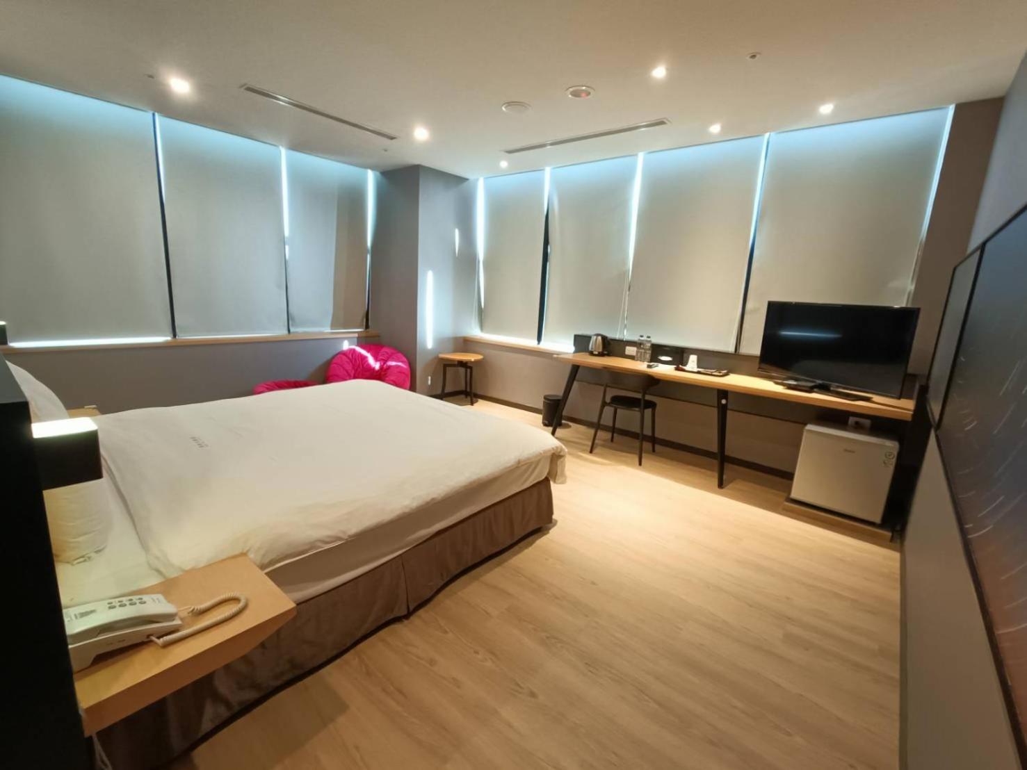Walker-Taoyuan Hotel Buitenkant foto