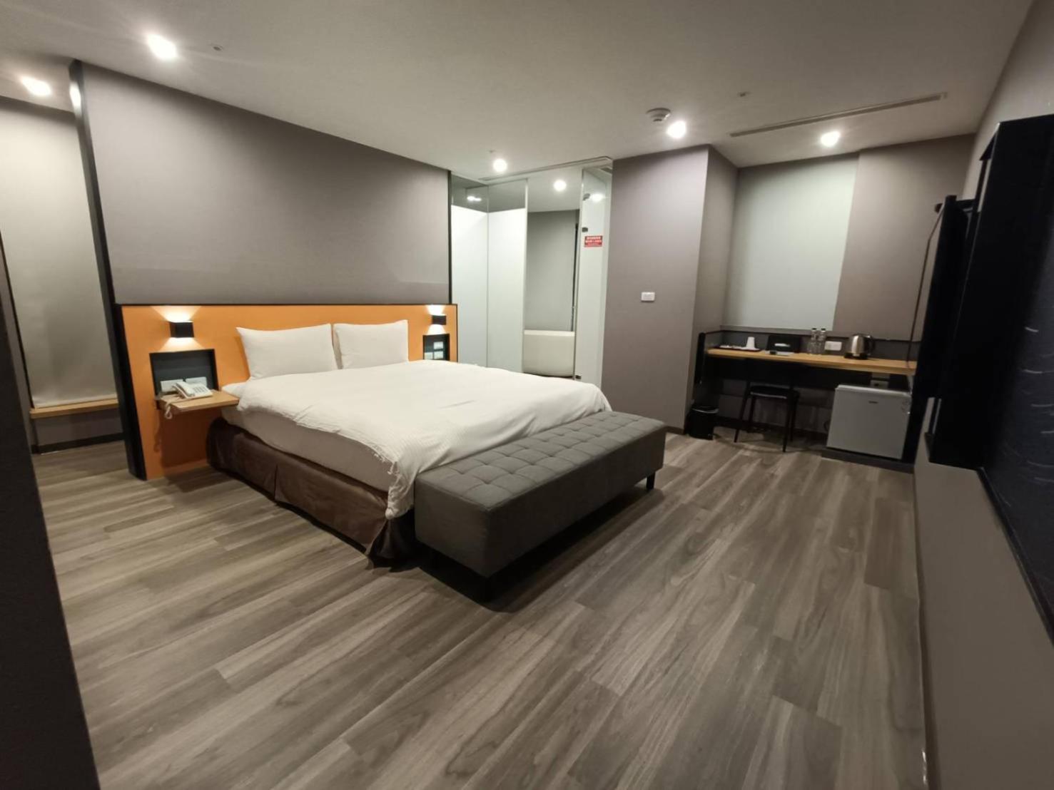 Walker-Taoyuan Hotel Buitenkant foto