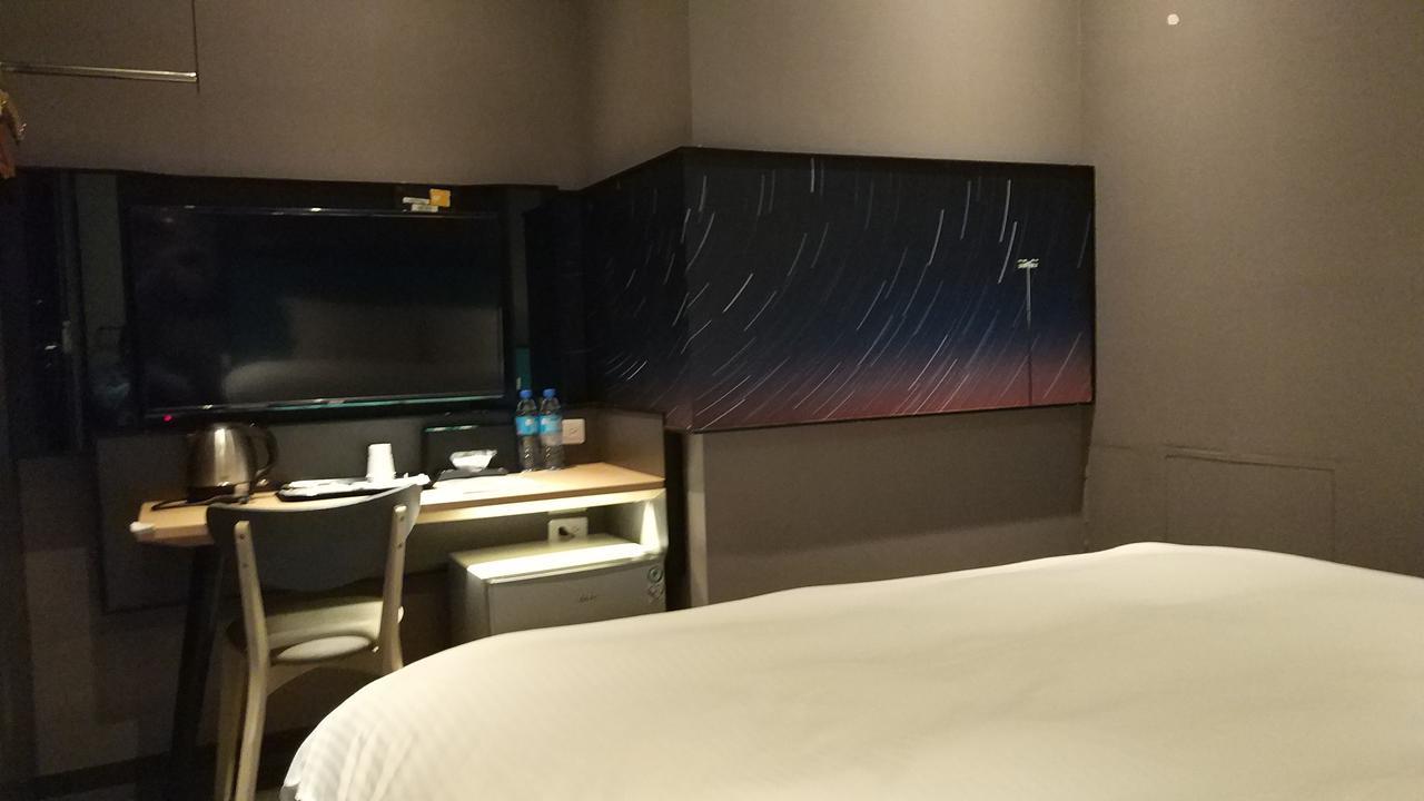 Walker-Taoyuan Hotel Buitenkant foto